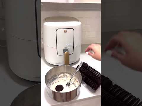 Air fried Oreos in the air fryer with 3 ingredients! #airfryer #airfryerrecipe