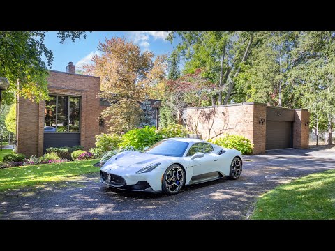 A Comfortable Lifestyle Framed By Nature - 18 Old English Lane, Thornhill
