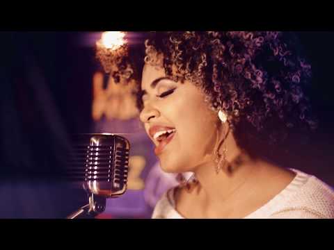 Senhor E Rei - Vitória Oliveira