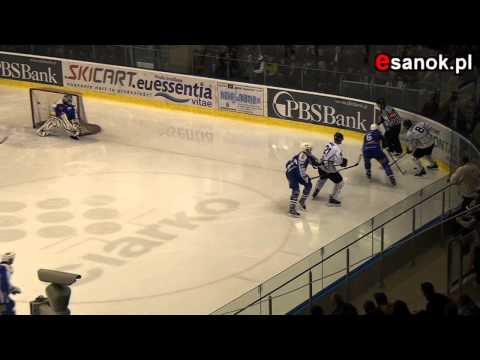 Esanok.pl - Ciarko PBS Bank Sanok - Aksam Unia Oświęcim 28.10.2011