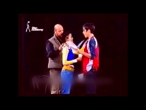 Fou rire entre Grégory et Karima au Cours d'Oscar Sisto (26.09.2004) - Star Academy 4