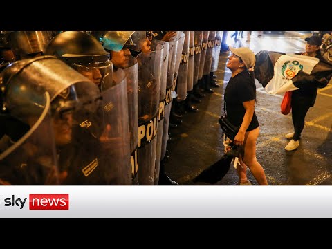 Peru: Anti-government protesters clash with police