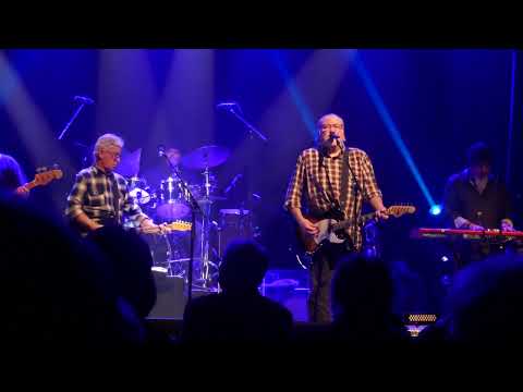 Los Lobos 2022-03-27LATE Sellersville Theater "Will The Wolf Survive?"