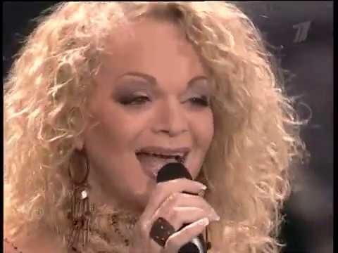 долина песня фирма. песня девчонки долина. фотосессия с гитарой девушка. Solomona певица. девушка из харчевни минус.