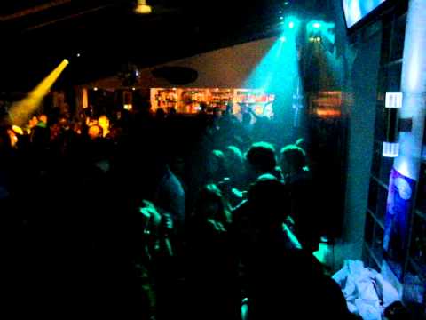 DJ FERNANDO DA RÁDIO ORBITAL E DJ PETER M CLUBE DO LAGO 27:11:2010 .  2.MPG