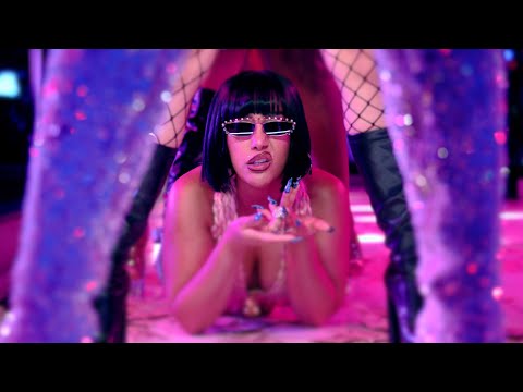 FARIANA, Snow Tha Product - Doggys  (Video Oficial) #underwater 🌊