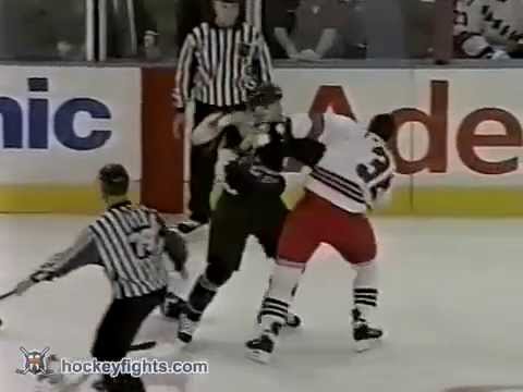 Ian Laperriere vs Ron Petrovicky