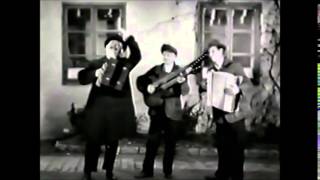 Szöke Szakall singt: "Was ich mach, geht leider schief" von Paul Abraham