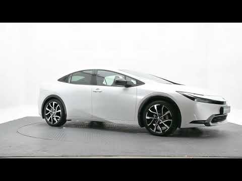 Toyota Prius 2.0 Litre Plug-in Hybrid (223 hp) Top - Image 2