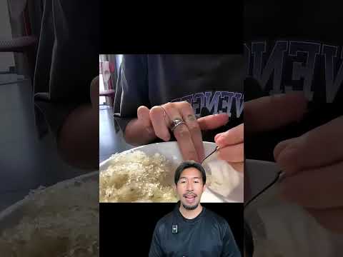 หลังเก็บรังนก ต้องแช่น้ำให้เส้นใยคลายตัว แล้วคีบขนออกทีละเส้น แล้วจึงใช้แม่พิมพ์ขึ้นรูปทรงใหม่