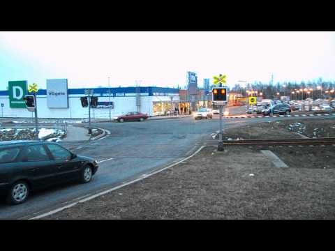 Železniční přejezd s výstr. AŽD 97 a vlak Os 17616 - Jirkov, 8. 2. 2013