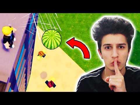I THREW WATERMELONS FROM THE ROOF AT PEOPLE'S HEADS 🍉 Roblox