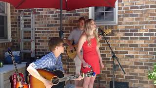 Modern Moxie performs &quot;Crimson and Clover&quot; (Cover) by Tommy James and the Shondells