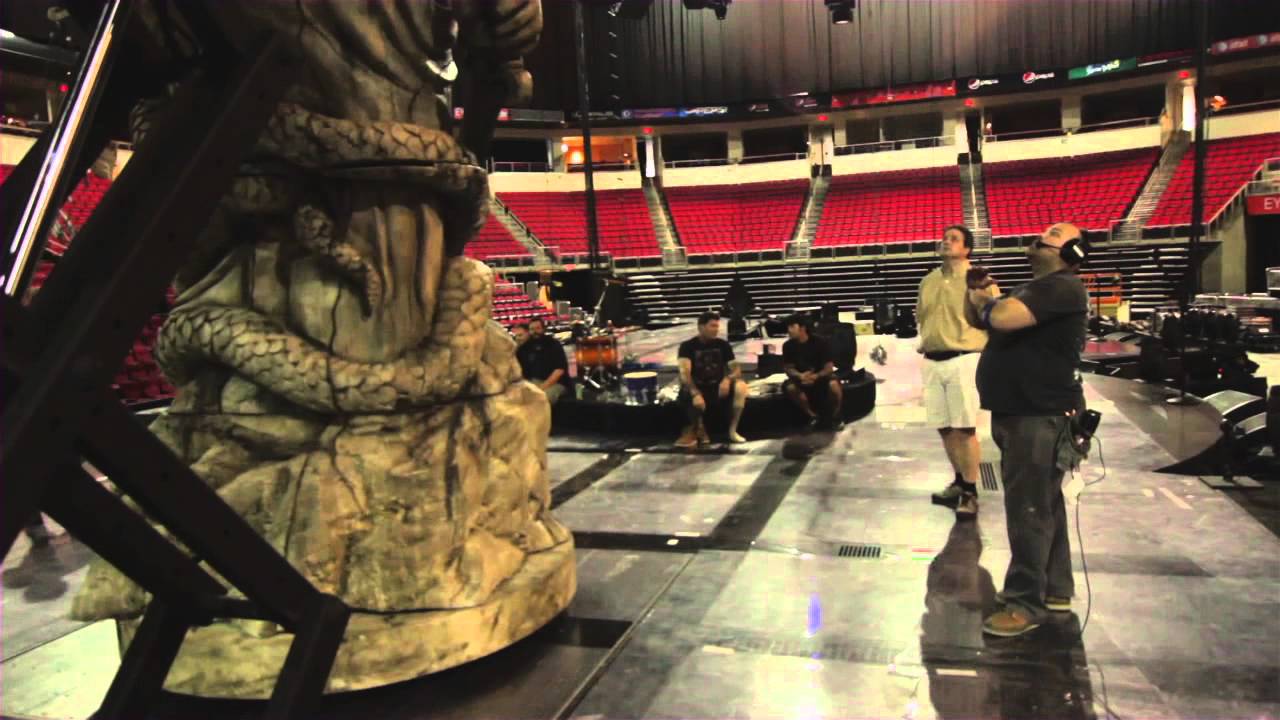 Metallica Through the Never - the DORIS statue - YouTube