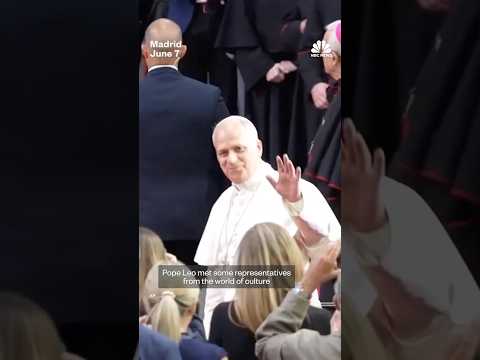 Pope Leo meets Antonio Banderas during an event celebrating Spanish culture and art