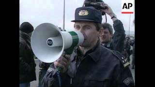 Kosovo: Albanian Women Protestors Turned Back By Serbian Police - 1998