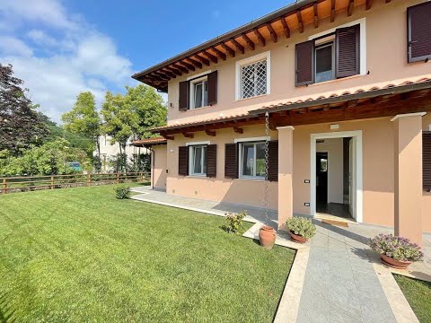 La tua Oasi di Lusso nel Verde: Villa con piscina vicino Lucca