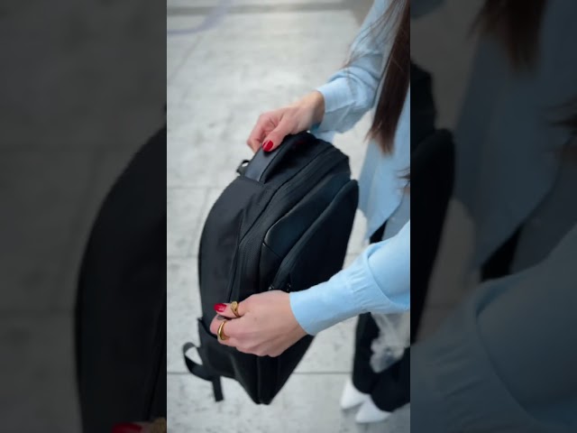Vídeo relacionado con Miss Lulu Bolso Bandolera Elegante con Cadena Dorada para Mujer - Bolso de Noche Perfecto para Navidad, Bodas y Eventos Especiales