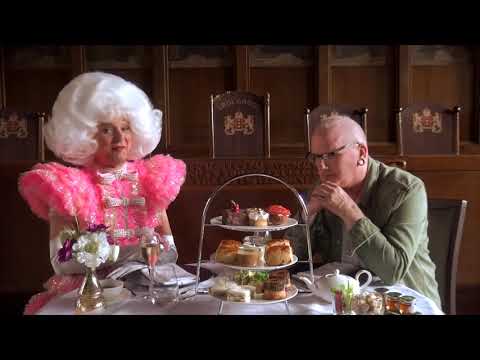 On The Red Carpet; Dolly Bellefleur