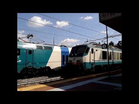 E.402A 044 in testa all' IC 588-589 Roma T. - Trieste C.LE in transito sulla Padova-Bologna