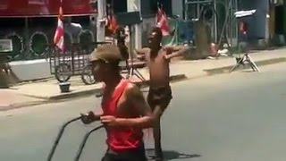 Download lagu Vidio Orang Gila Joget Goyang Dumang Keren Gila mp3