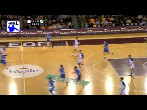 Reale Ademar León 33 - J.D. Arrate 20
