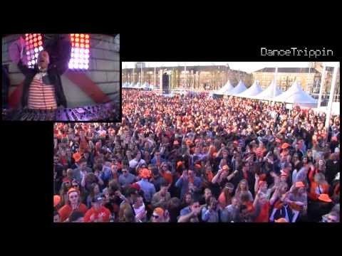 Hardwell - Three Triangles [played by Sander Van Doorn]