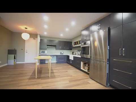 203 55 Nassau St N branded