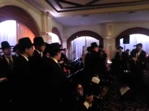 Rivi and Avromi Shwebel sing Maskil l'David