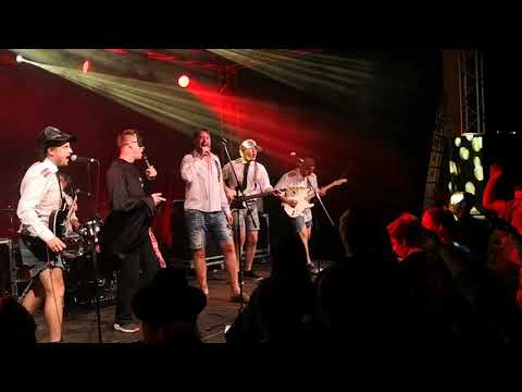 Gapoljeri - Vecmāmiņa ( Live @ Ezīšfests2019 )