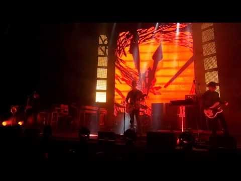 Queens Of The Stone Age - Go With The Flow LIVE in Perth 2014