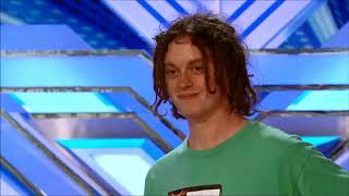 Andrew Muirhead cantando Air Hostess by Busted
