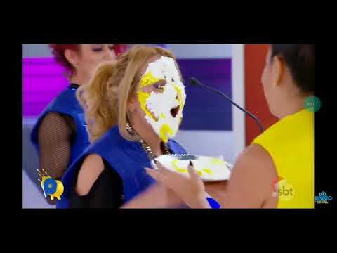 Equipe da Joelma Levando Tortada no Domingo Legal (15/12/2019)