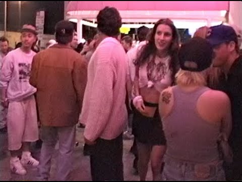 1994 Hollywood Nightlife - Club Scene with David Arquette, Stephen Baldwin, & Nicole Eggert