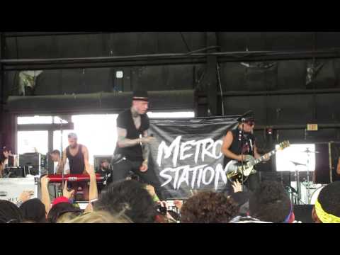 Metro Station - "Getting Over You" feat. Ronnie Radke at Vans Warped Tour