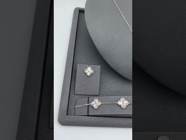 طقم فان كليف 4 قطع فضي - مستوحى