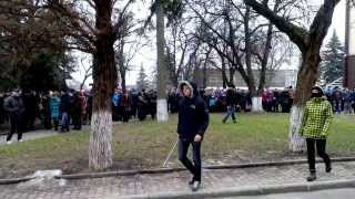 preview picture of video 'Луцк 19.02.2014 / Штурм УМВС Волыни / Ersturmung der Zentralpolizei in Lutsk / Ukraine VIDEO 1-6'