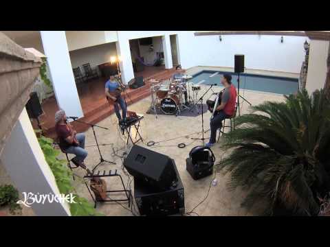 Buyuchek - Proud Mary (Creedence Cover)