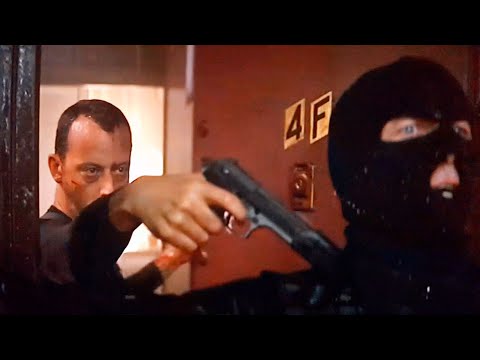 Léon :The Professional. (1994)  Apartment siege by SWAT team v Hitman. Luc Besson (HD)