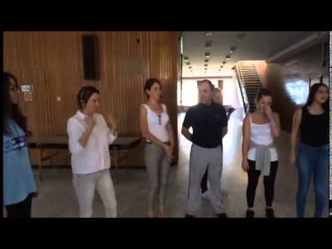 HA igra bacanja mača