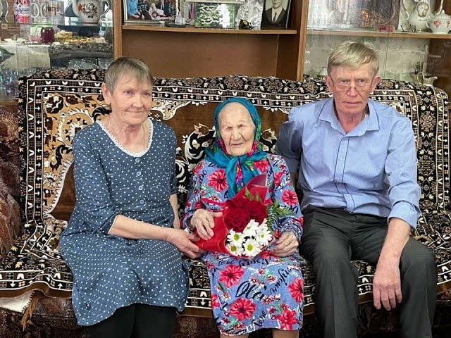 Серафима Михайловна Михеева йөзъяшәрләр сафына басып, үзенең бер гасырлык гомер бәйрәмен каршылады.