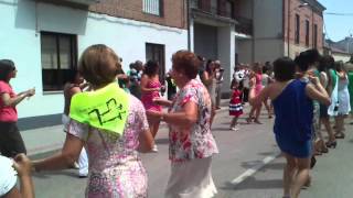 preview picture of video 'Fiestas de San Roque 2013 en Encinas de Esgueva (9)'