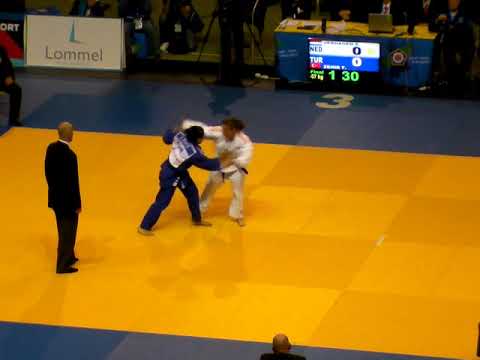 EC JUN 2011 57  VERHAGEN Sanne NED ZEHIR Tugba TUR F