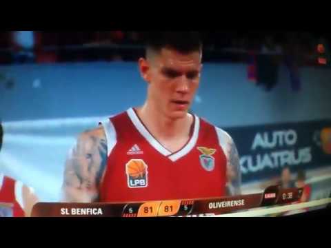 Basquetebol: SL BENFICA 82 - 87 (após prolongamento) Oliveirense