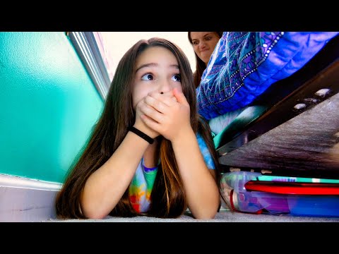 Mimi and Daniela fun stories about sisters