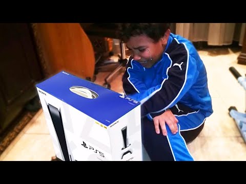 Kid gets a FAKE PS5 for Birthday.. Video
