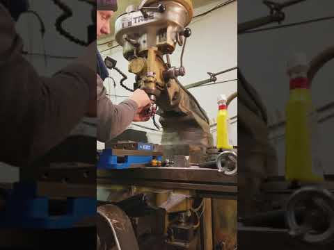 Adjusting and using Tree milling machine's Z collet system