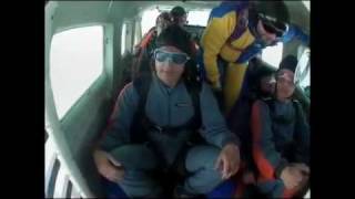 preview picture of video 'Didis Tandem Sky Diving 07.08.2011 - YUU Sky Dive Hohenlockstedt'