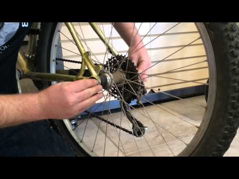 How to attach your Thule Chariot Cycling kit using the Thule Axle ezHitch Mount