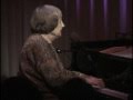 Blossom Dearie, Peel me a grape - Live